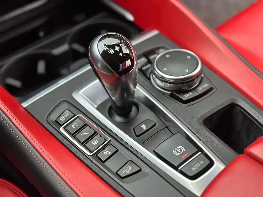 BMW X5 M 2017 — фото 14