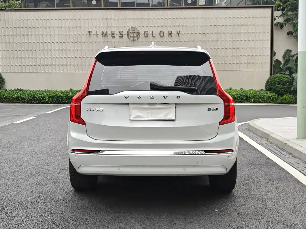 Volvo XC90 2023 — фото 4