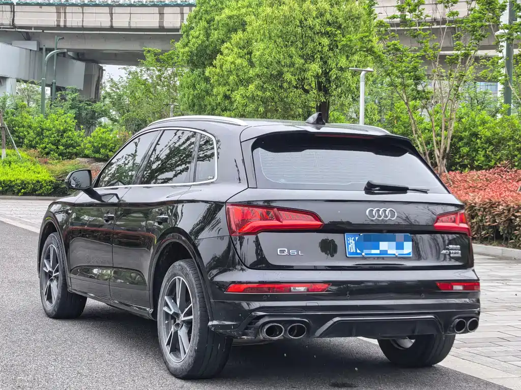 Audi Q5L 2020 — фото 4