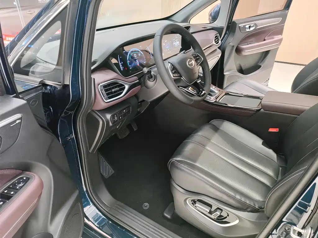 GAC Motor Trumpchi M6 2024 — фото 9