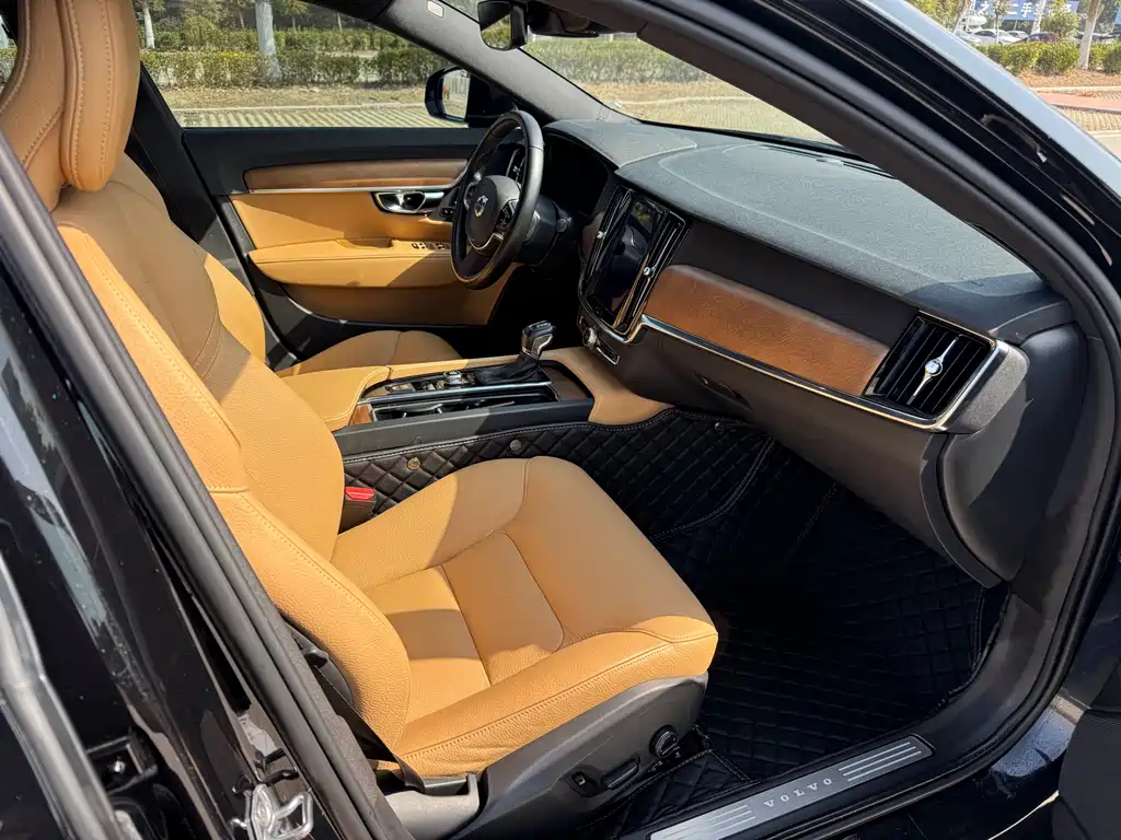 Volvo S90 2019 — фото 13