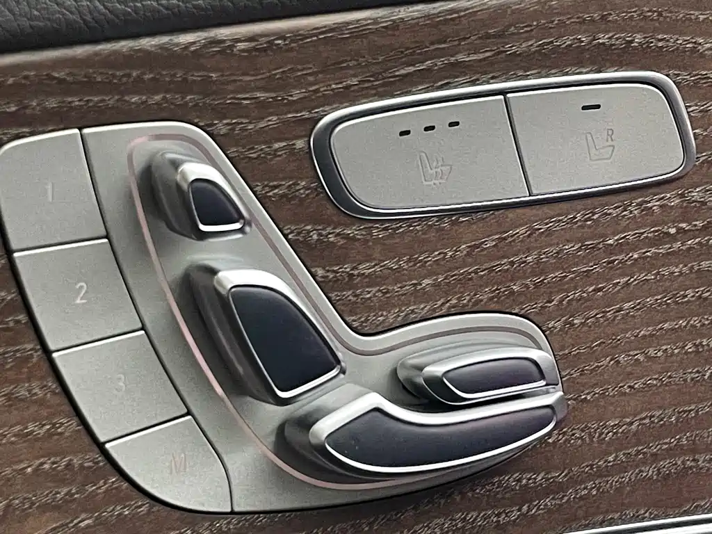 Mercedes-Benz E-Class 2023 — фото 20