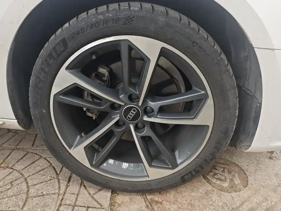 Audi A4L 2023