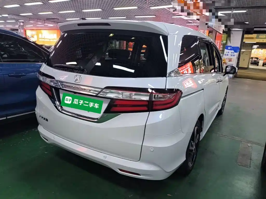 Honda Odyssey 2015 — фото 7