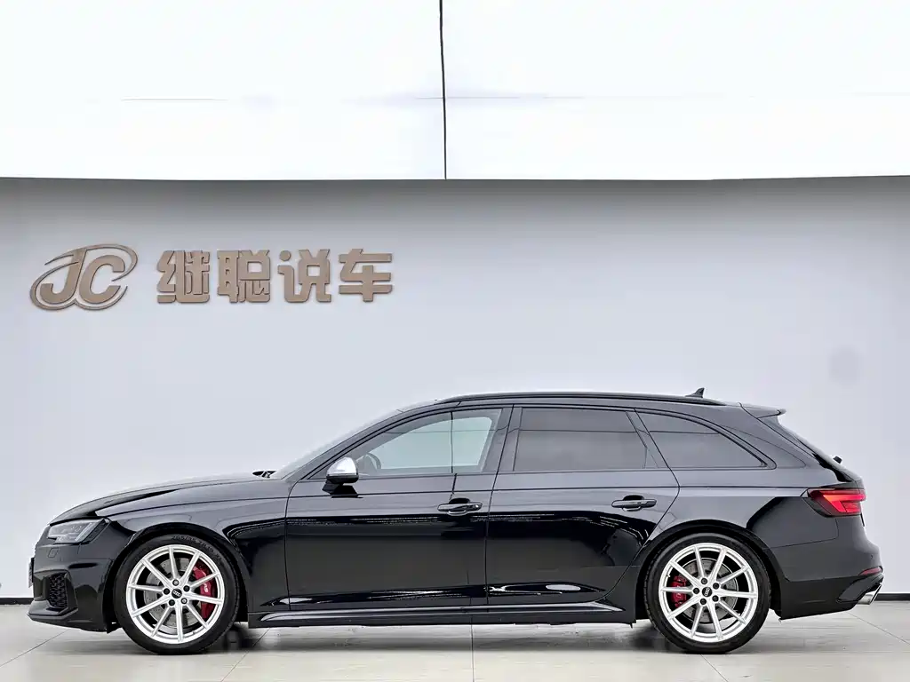 Audi RS 4 2019 — фото 4