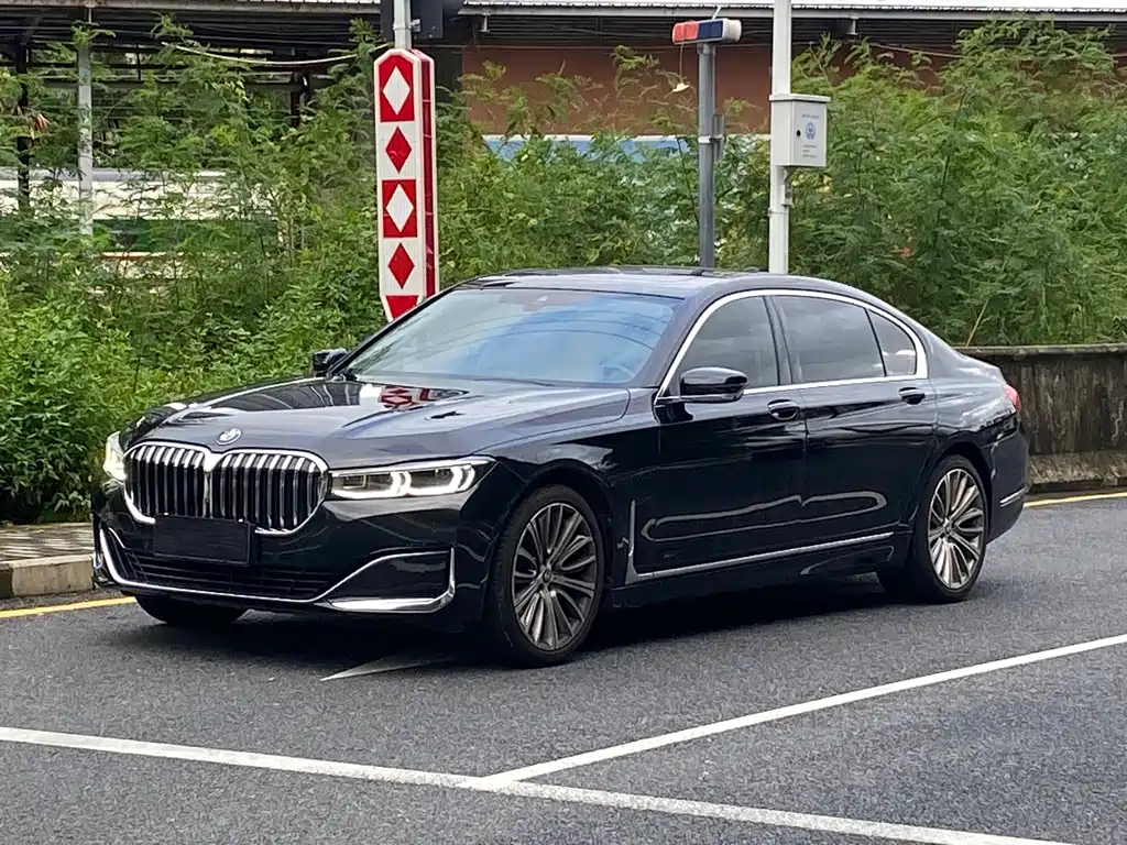 BMW 7 Series 2020 — фото 1