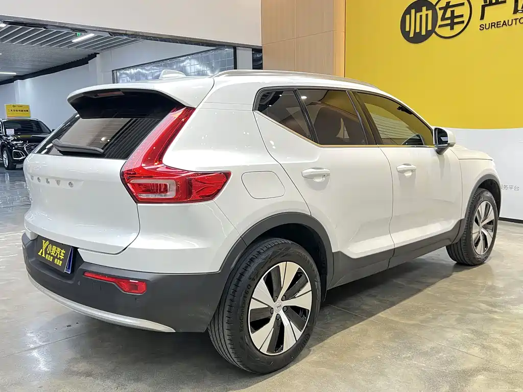Volvo XC40 2022 — фото 4