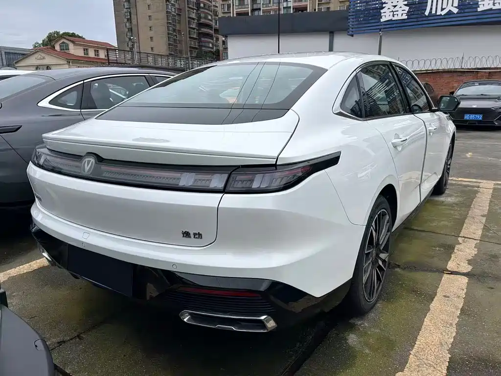 Changan Eado 2025 — фото 12