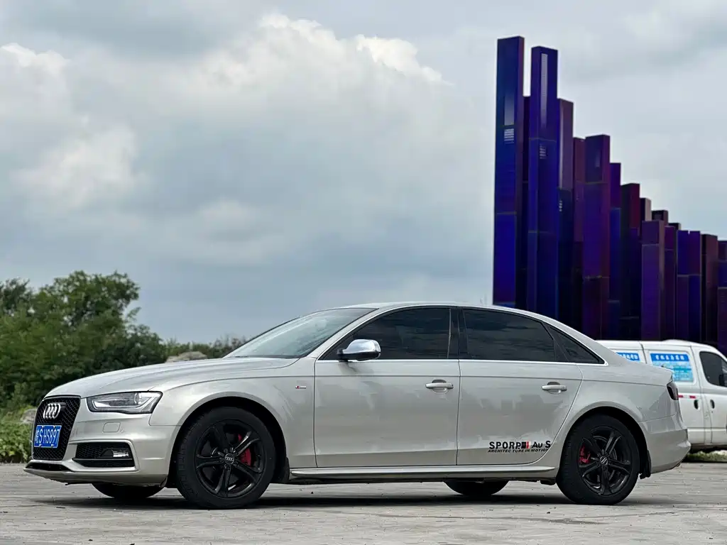 Audi A4L 2014