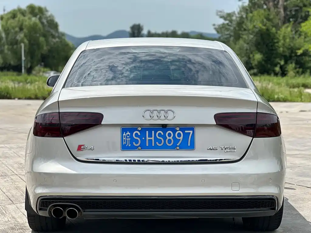 Audi A4L 2014