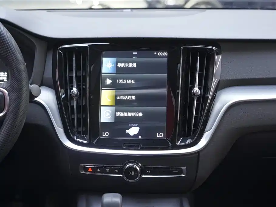 Volvo S60 2021 — фото 10