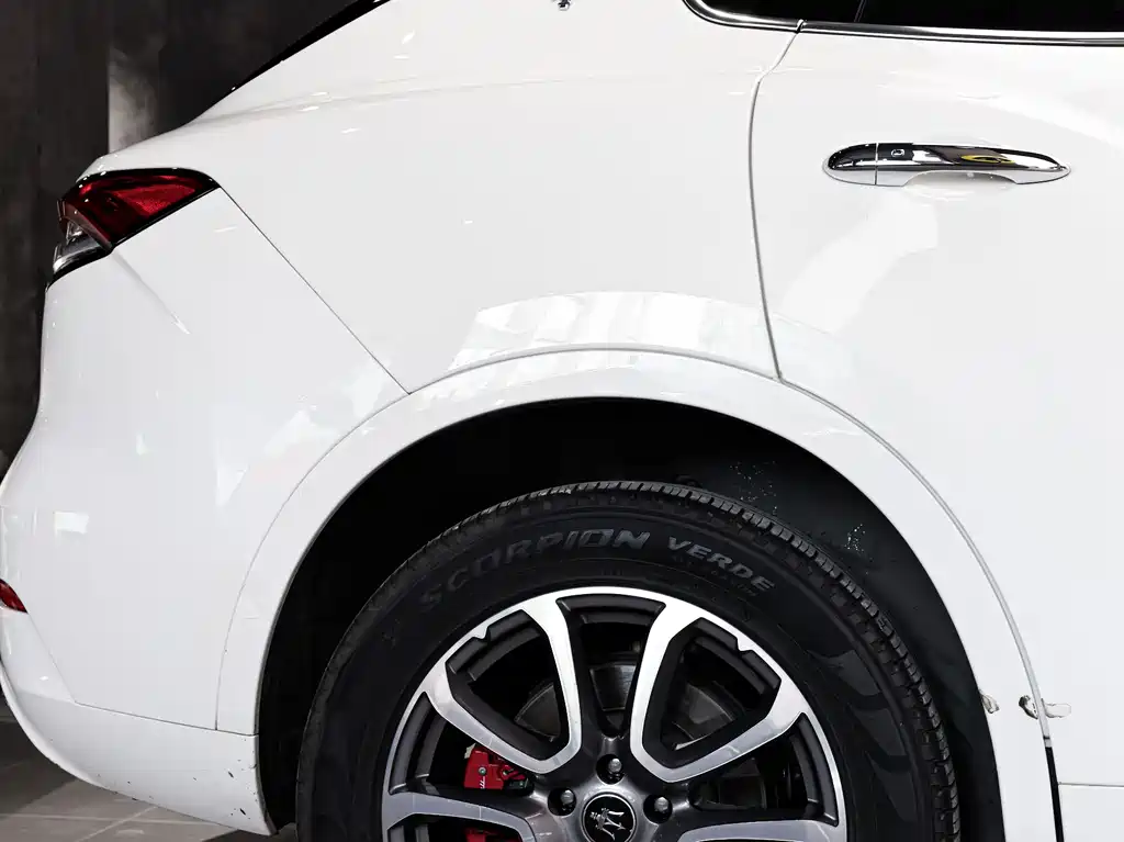 Maserati Levante 2023 — фото 14