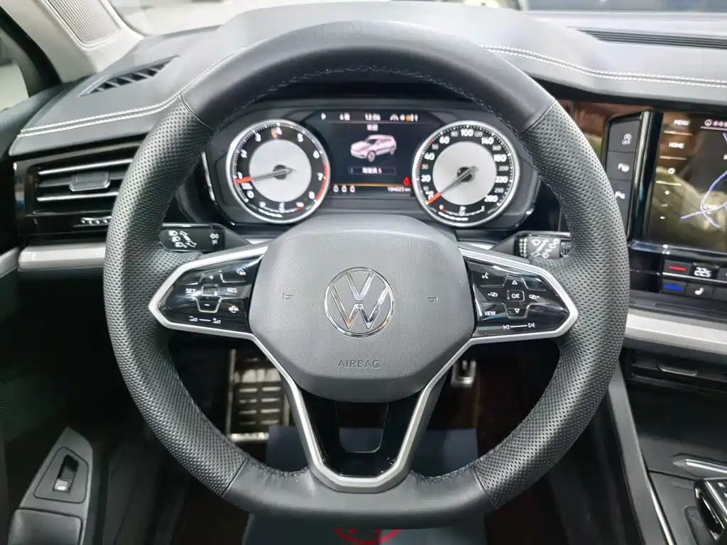 Volkswagen Touareg 2021 — фото 19