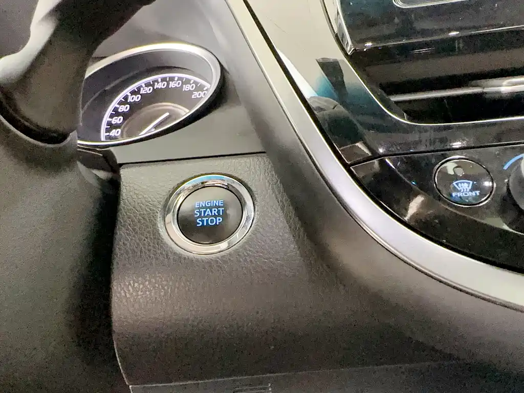 Toyota Camry 2022 — фото 16
