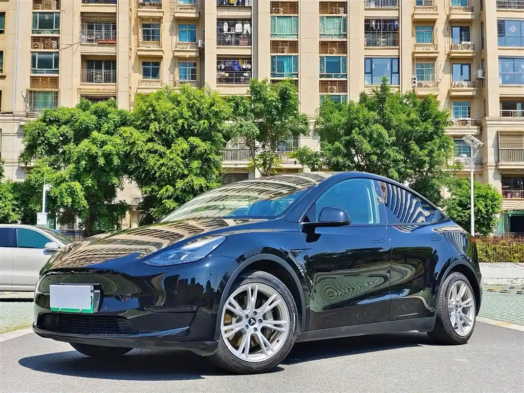 Tesla Model Y 2023 — фото 1