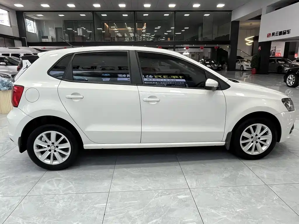 Volkswagen Polo 2016 — фото 4
