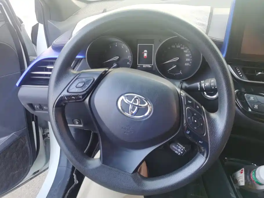 Toyota C-HR 2020 — фото 15