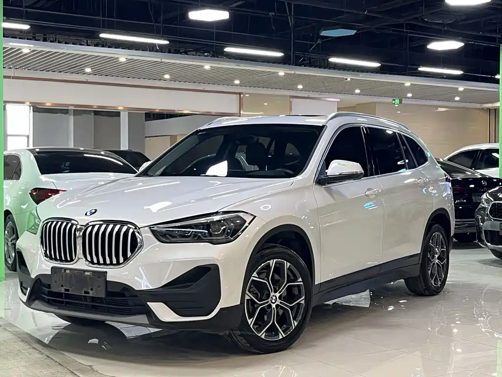 BMW X1 2021 — фото 1