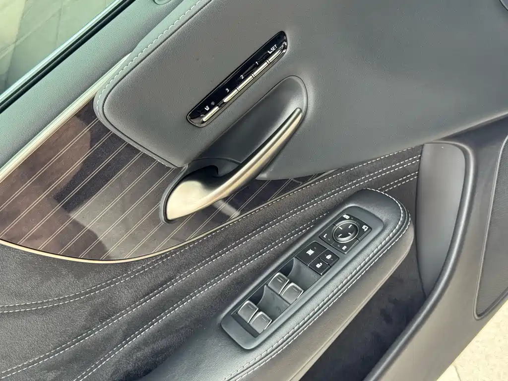 Lexus LS 2019 — фото 14