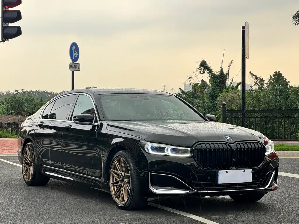 BMW 7 Series 2018 — фото 3