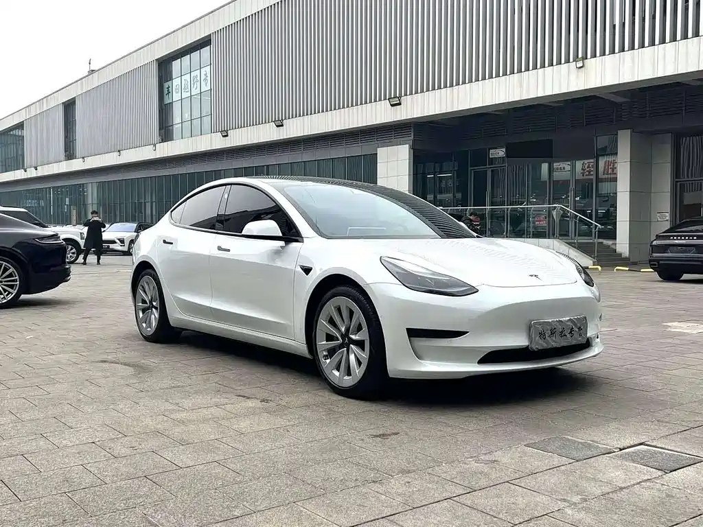 Tesla Model 3 2023 — фото 3