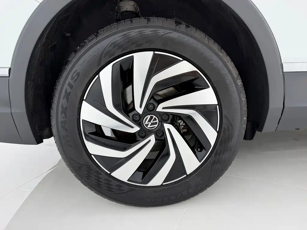 Volkswagen Tiguan L 2023 — фото 15