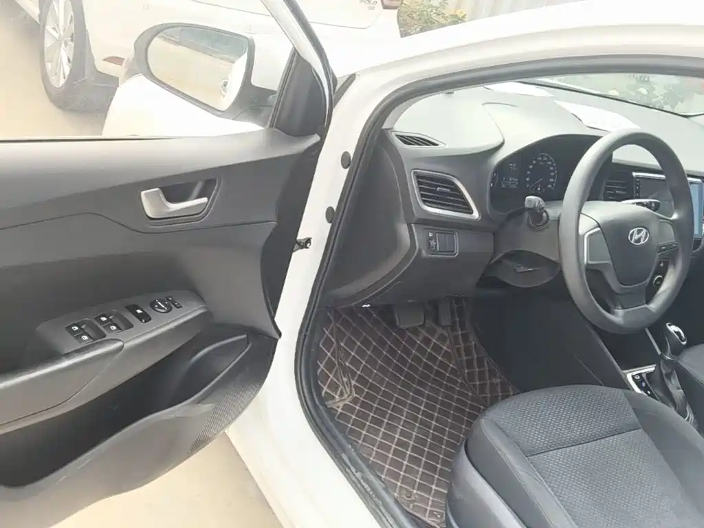 Hyundai Verna 2019 — фото 16
