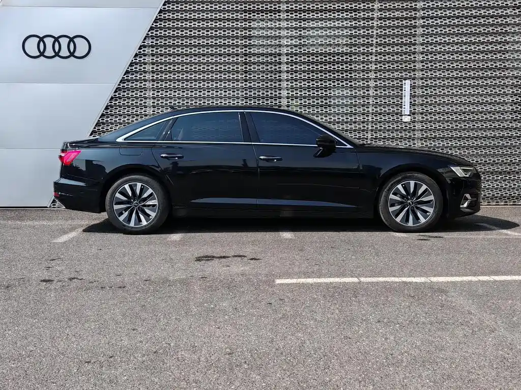 Audi A6L 2023 — фото 3