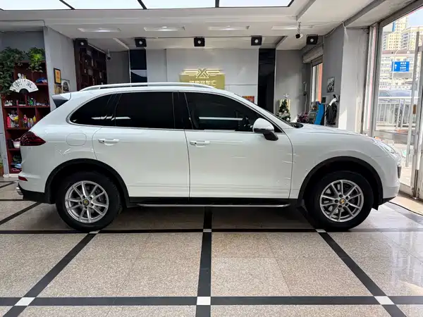 Porsche Cayenne 2016