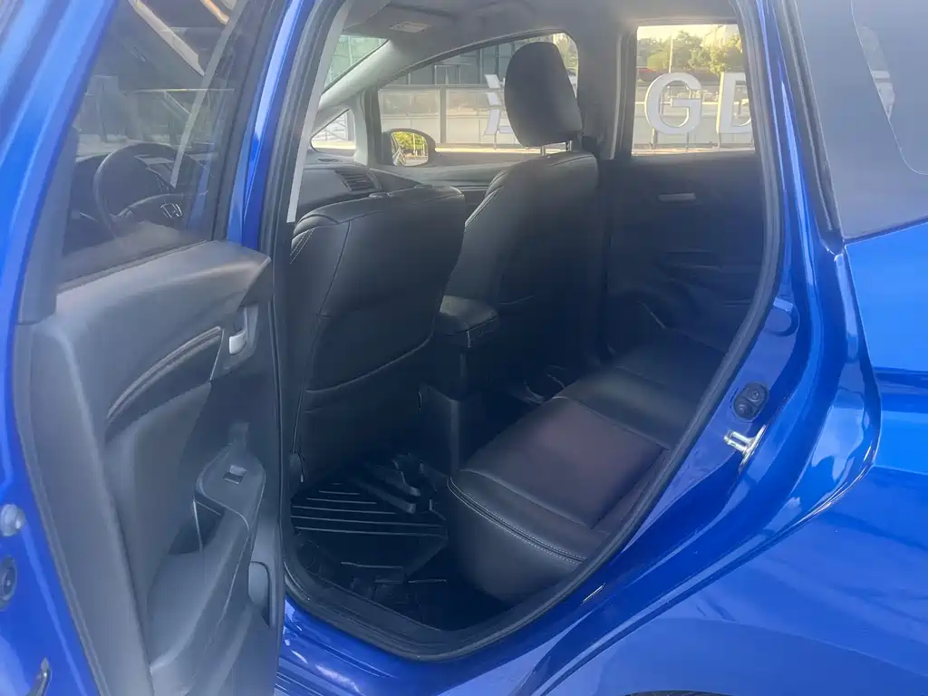 Honda Fit 2018 — фото 8
