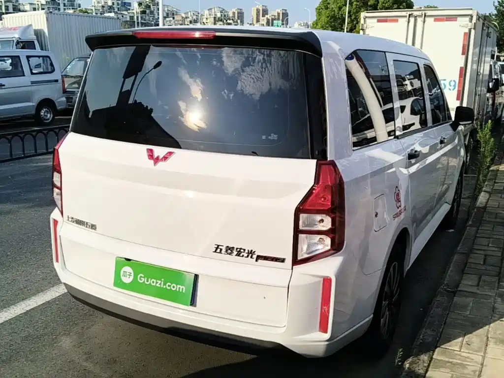 Wuling Hongguang PLUS 2023