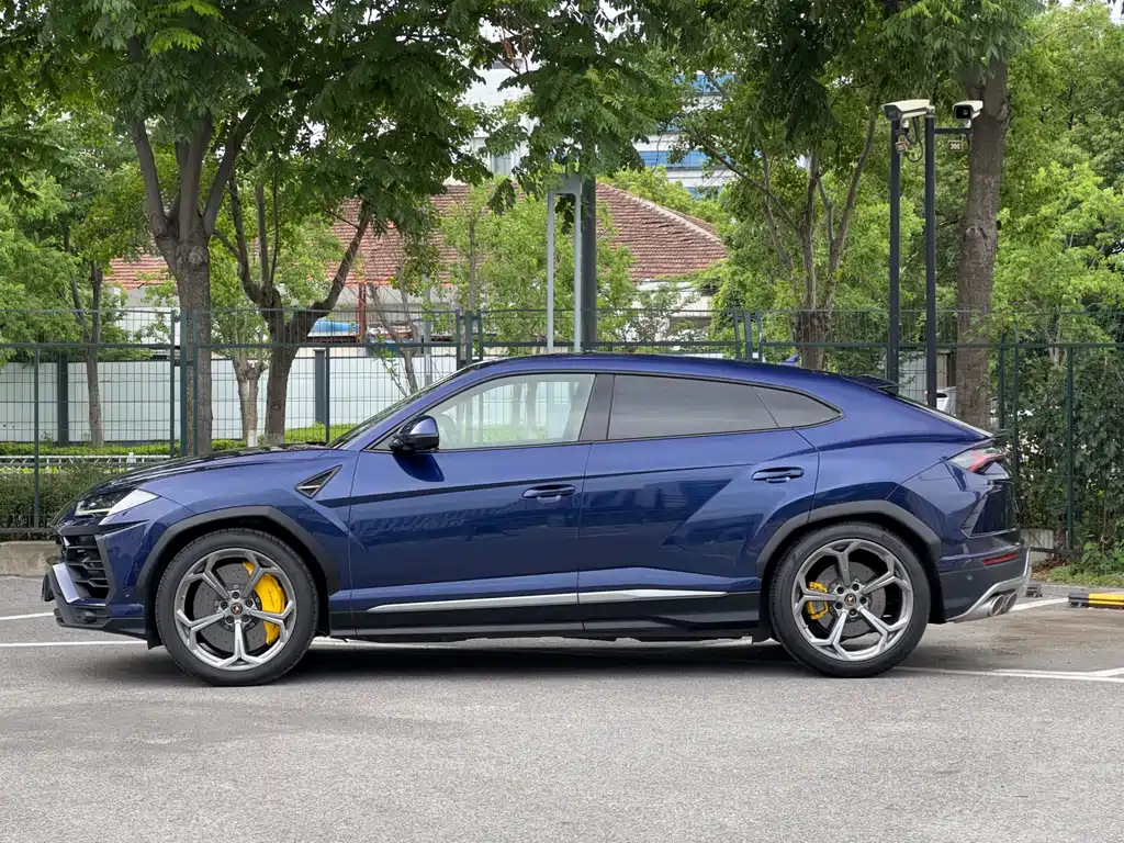 Lamborghini Urus 2020 — фото 7