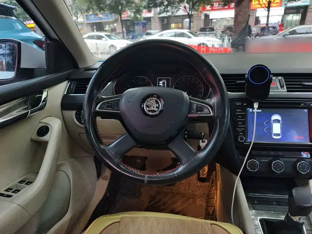 Skoda Octavia 2016 — фото 11