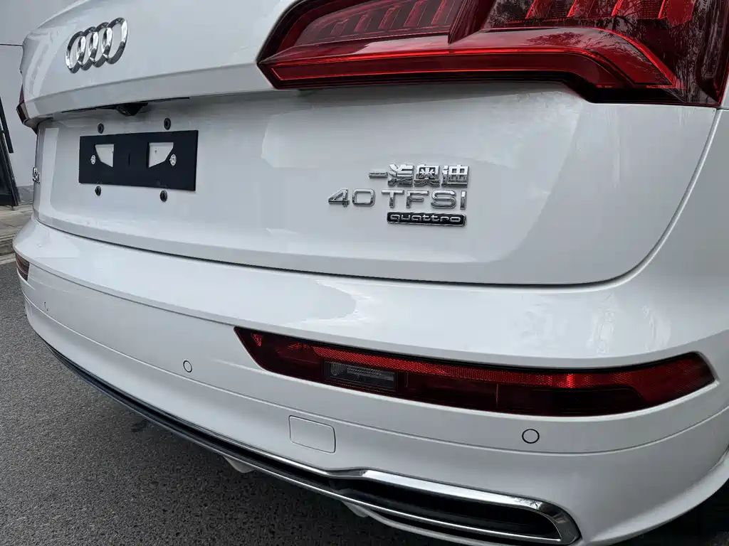 Audi Q5L 2018 — фото 23