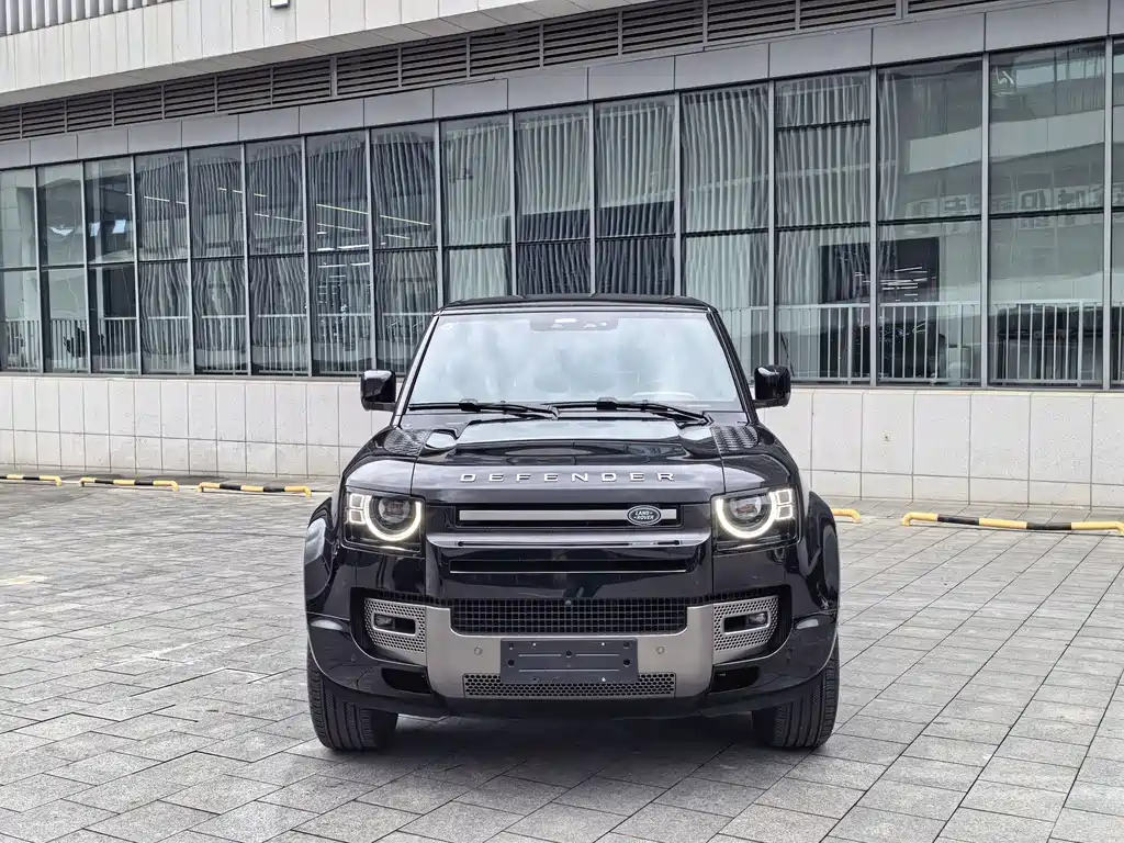 Land Rover Defender 2025
