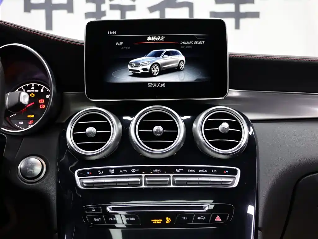Mercedes-Benz GLC AMG 2018 — фото 15