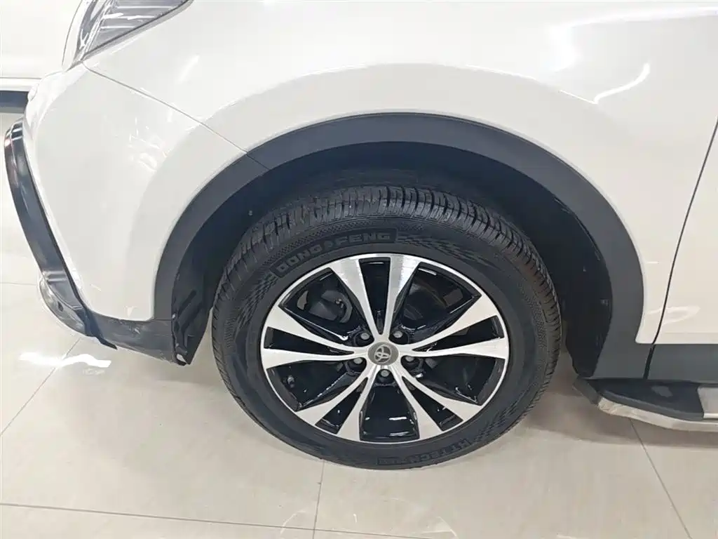 Toyota RAV4 2016 — фото 23