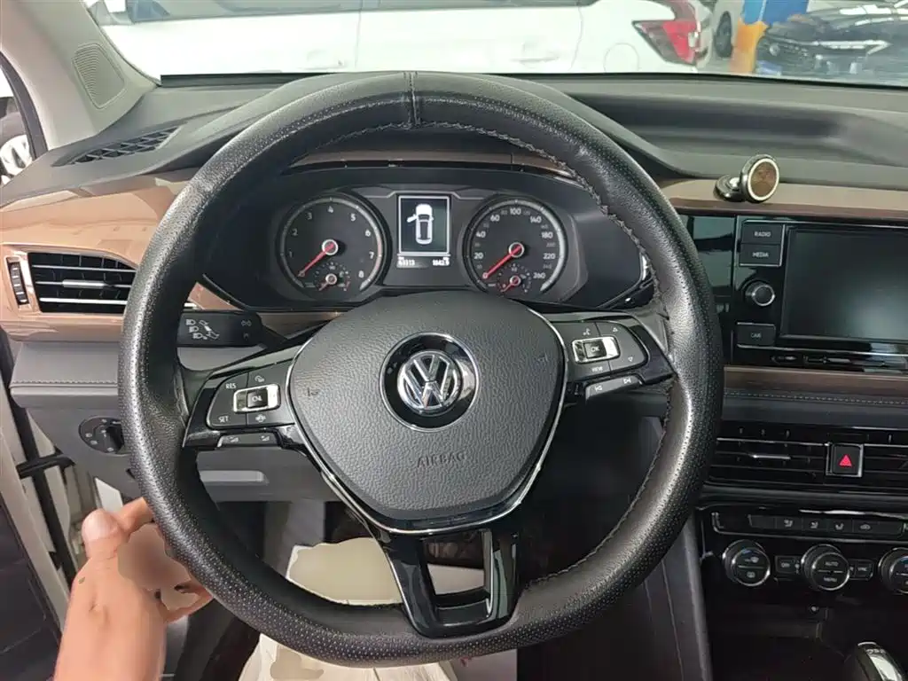Volkswagen Tharu 2019 — фото 11