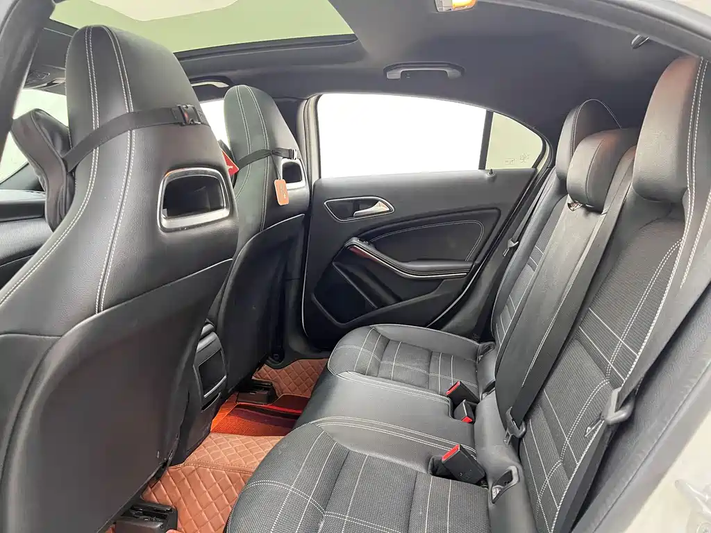 Mercedes-Benz A-Class 2017 — фото 18