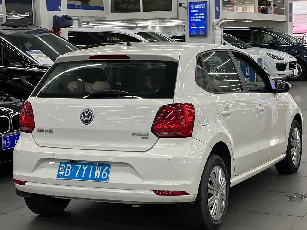 Volkswagen Polo 2016 — фото 12