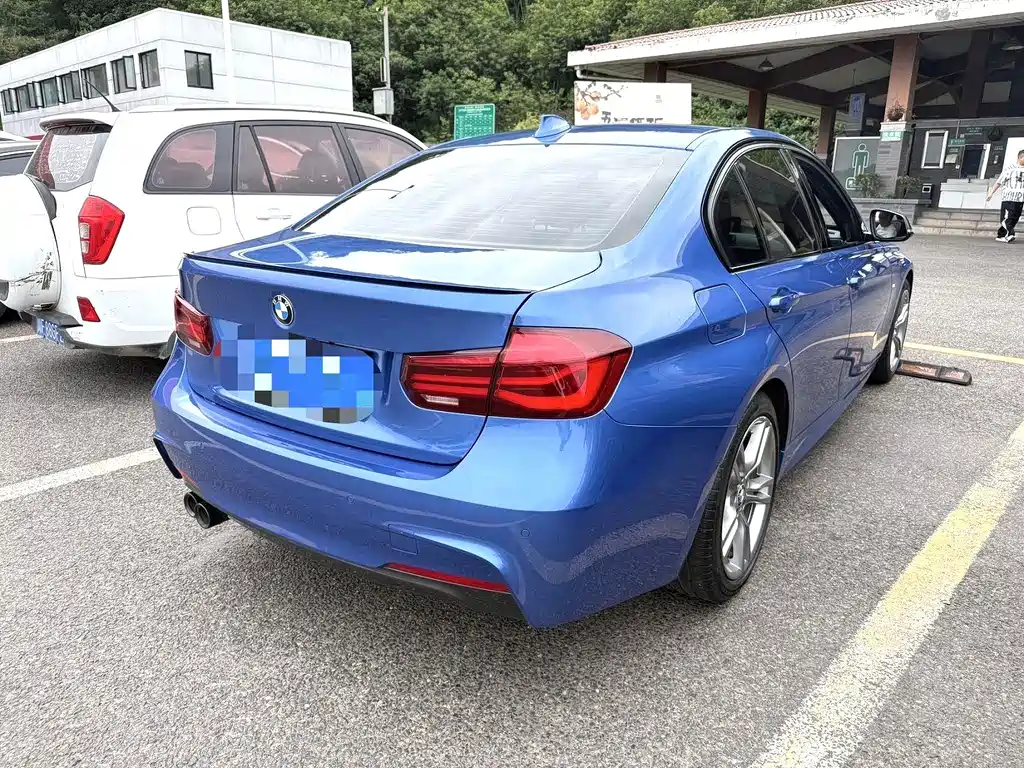 BMW 3 Series 2018 — фото 6