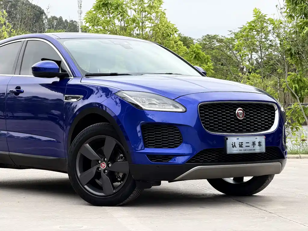 Jaguar E-PACE 2020 — фото 3