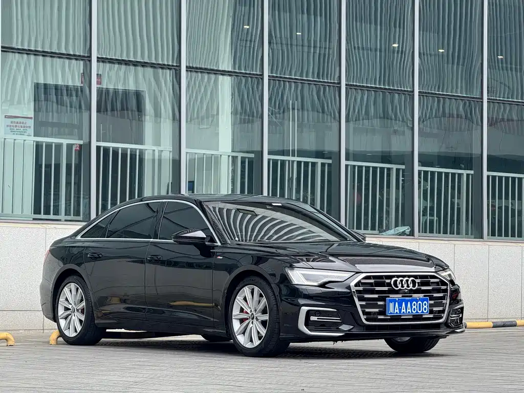 Audi A6L 2023 — фото 1
