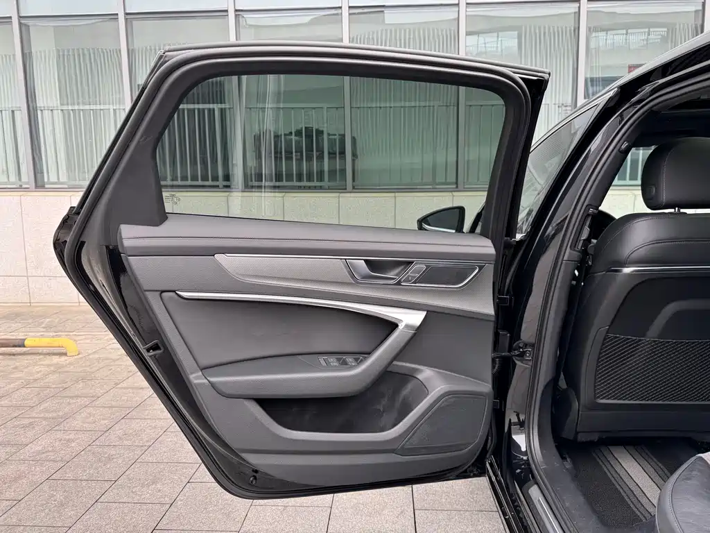 Audi A6L 2023 — фото 11