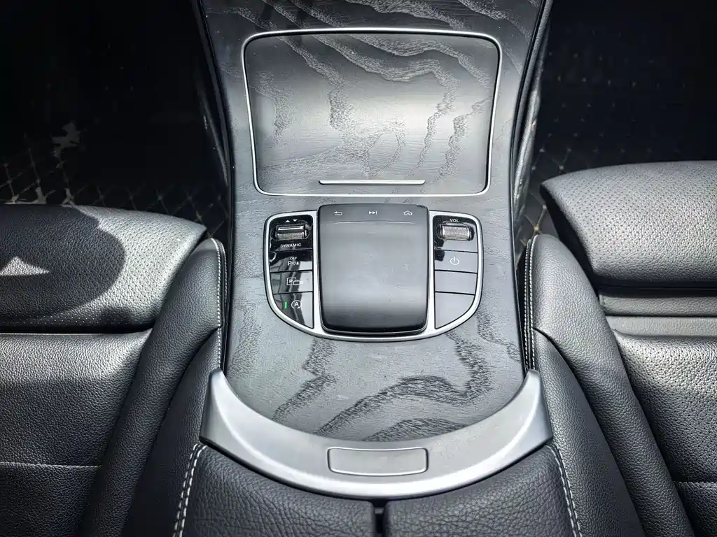 Mercedes-Benz C-Class 2019 — фото 18