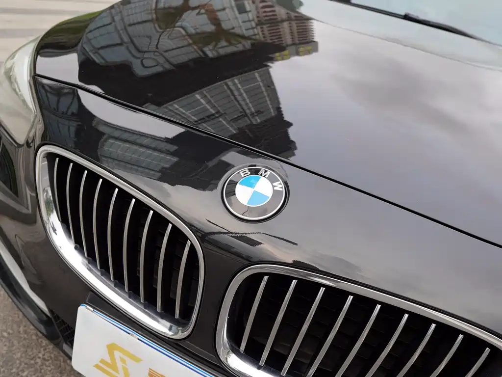 BMW 5 Series GT 2013 — фото 18