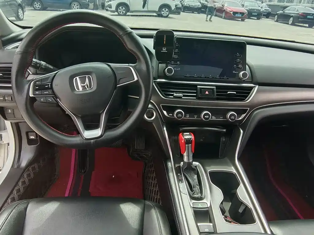 Honda Accord 2018 — фото 8