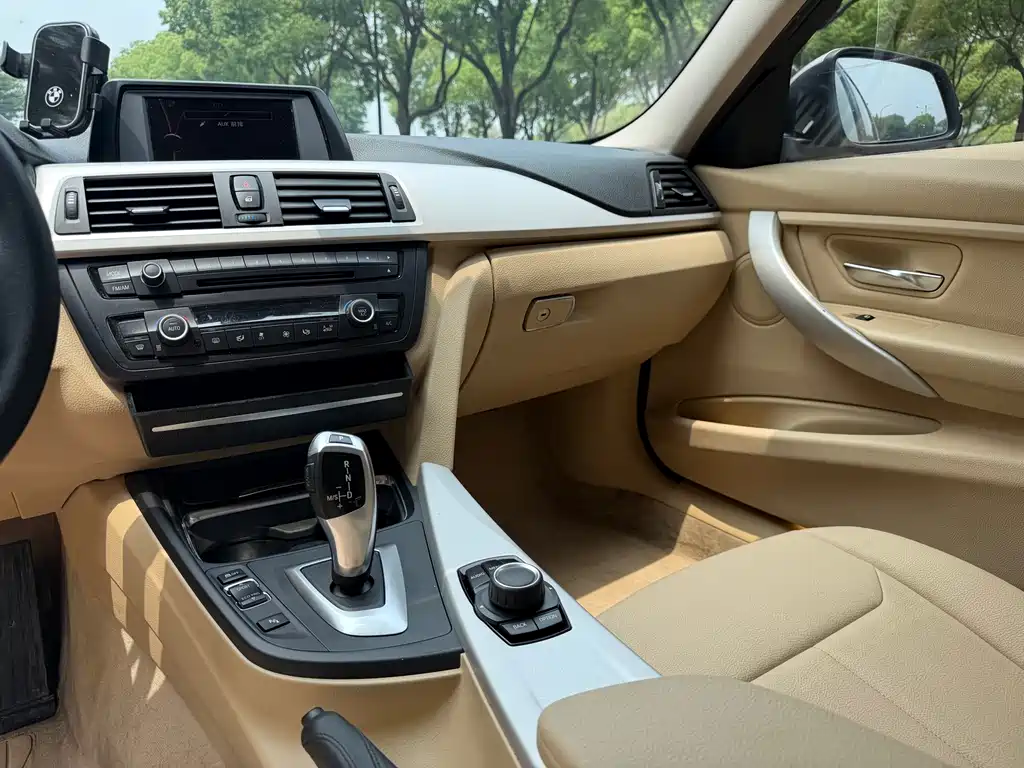 BMW 3 Series 2013 — фото 14