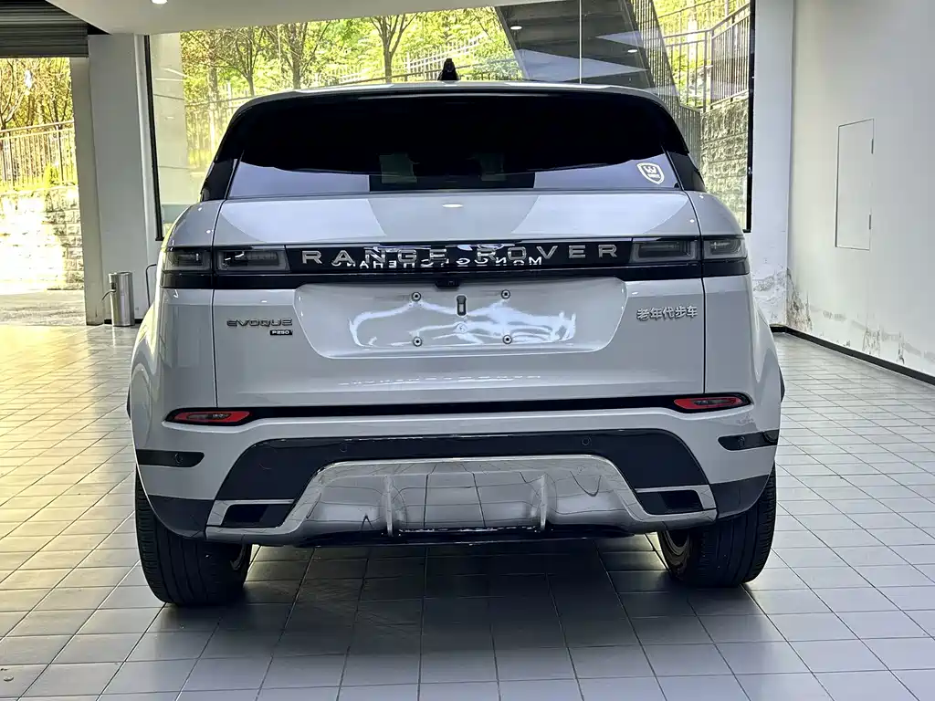 Land Rover Range Rover Evoque 2024 — фото 8