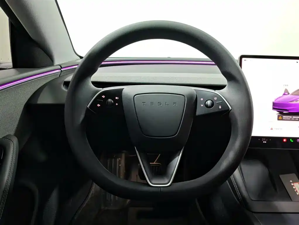 Tesla Model 3 2025 — фото 11